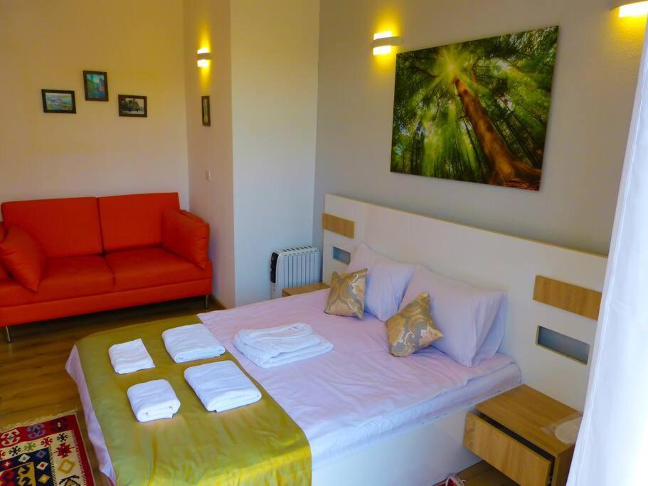 Live-Inn Stunning Apartment On Azneft Sq With President Palace & Old City Views Baku Kültér fotó