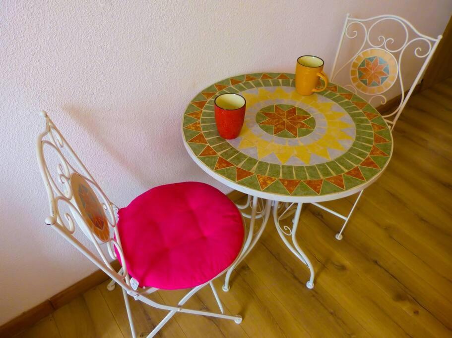 Live-Inn Stunning Apartment On Azneft Sq With President Palace & Old City Views Baku Kültér fotó